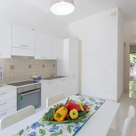 Trilocale Corso Italia 25 Piano Terra Con Spazio Esterno Holiday home *