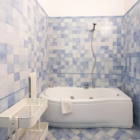 Holiday home Trilocale Corso Italia 25 Piano Terra Con Spazio Esterno *