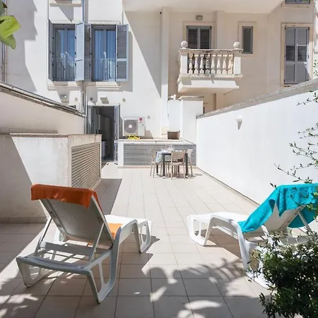 Trilocale Corso Italia 25 Piano Terra Con Spazio Esterno Holiday home